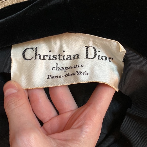 VTG 60’s CHRISTIAN DIOR Black Velvet Feather Hat - Picture 9 of 13